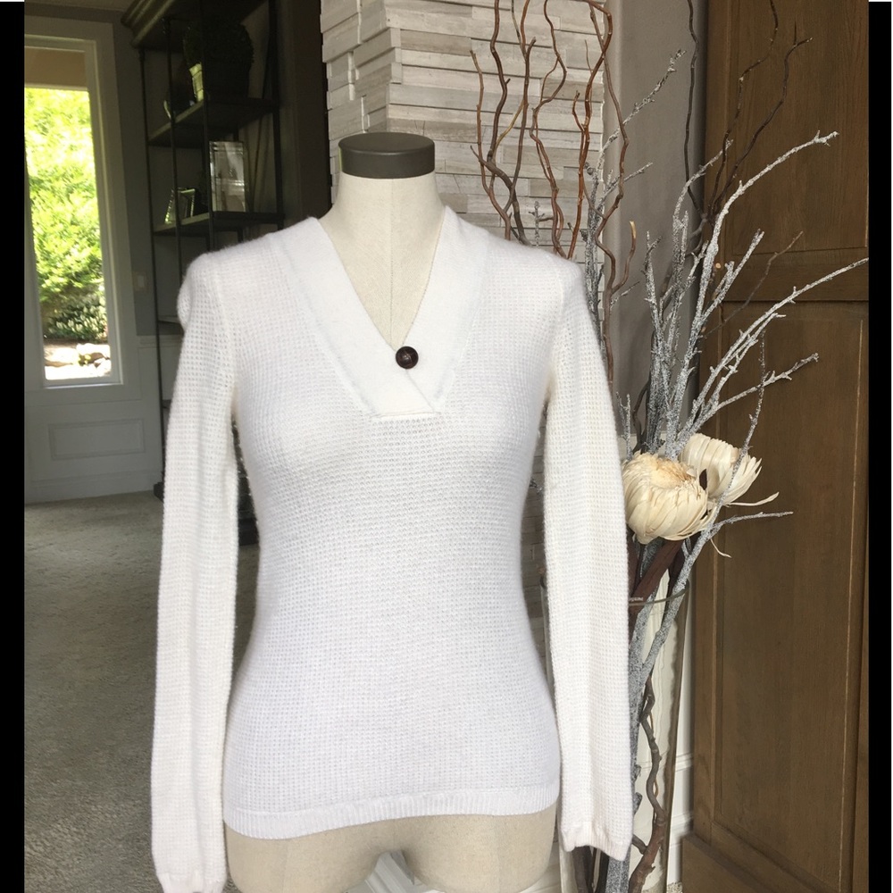 Splendid cream cashmere sweater
